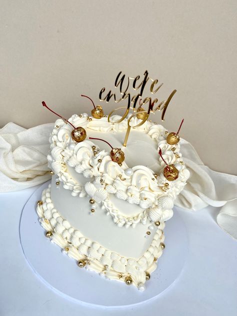 Heart cake lambeth style 🤍✨ White And Gold Heart Shaped Cake, Gold And White Heart Cake, 18th Birthday Cake White And Gold, White And Gold Vintage Cake, Heart Lambeth Cake, White And Gold Heart Cake, Lambeth Heart Cake, Gold Vintage Cake, Gold Heart Cake