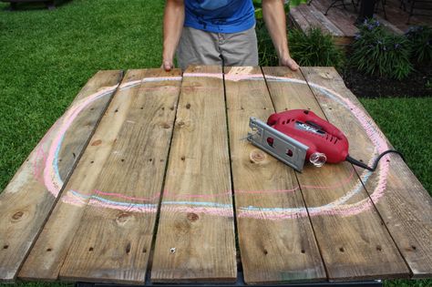 pumkin pallett | ... the shape of a pumpkin on the pallet. Nothing perfect, just an idea Porch Crafts, Harvest Ideas, Pallet Pumpkin, Fall Diys, Fall Pallets, Pumpkins Diy, Fall Outdoors, Halloween Arts, Fam Pics