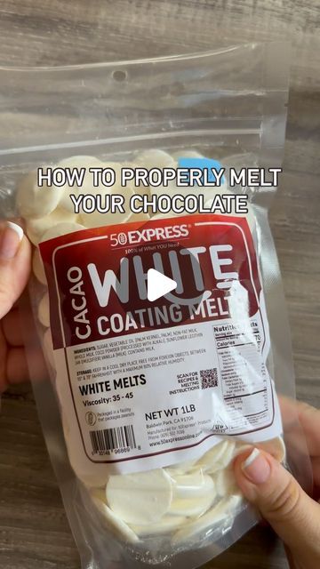 Anay Munoz Backdrops and Treats on Instagram: "How to properly melt your chocolate 
Using @50expressproducts from @bakers.express 
This white chocolate melts soooo beautifully and sooo easily!!
I think this will be my go to white chocolate from now on!!
#bakersexpress #meltingchocolate" Chocolate Melts, Melting White Chocolate, White Chocolate Chips, Melting Chocolate, Melted Butter, White Chocolate, Dark Chocolate, Chocolate Chip, Dinner Recipes