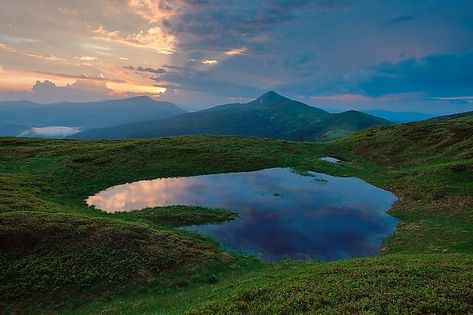 The Most Breathtaking Landscapes Of Ukraine - WorldAtlas Ukraine Nature, Place Branding, Sea Of Azov, Famous Waterfalls, Mountain Lakes, Big Lake, Cascade Waterfall, Alpine Meadow, Forest Hill