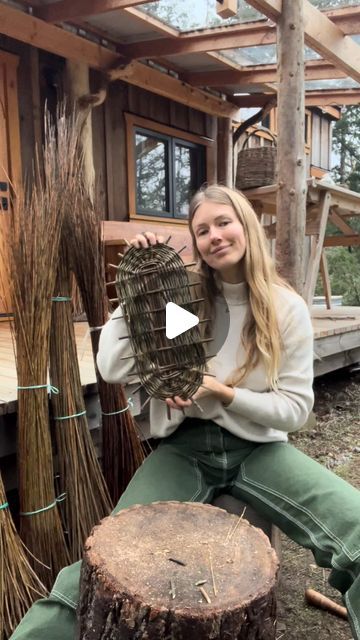 Alex Rooted on Instagram: "Making an oval basket base ✨ #willowbasket #slowliving #cottagecore #cabininthewoods #forestliving" Twig Baskets Diy, Basket Willow, Family Compound, Oval Basket, Basket Weaving Diy, Willow Basket, Willow Weaving, Diy Basket, Cabin In The Woods