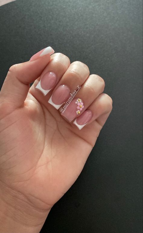 Inspo from nailedbysusyy on ig ✨ Short Floral French Tip Nails, Cute Frenchies Nails Short, Cute Short French Nails, Short Nail With Flowers, Short French Tip Acrylic Nails With Flower, French Tip Nails With Flower Charms, White Tip With Flowers, Short Nails Acrylic Flowers, Frenchies With Flowers Nails