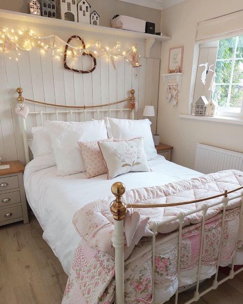 Clean Bedding, Beauty Bar Salon, Bedroom Furniture Ideas, Best Bedroom Designs, Best Bedroom, Cottage Bedroom, Bedroom Design Ideas, Shabby Chic Bedroom, Pretty Bedroom