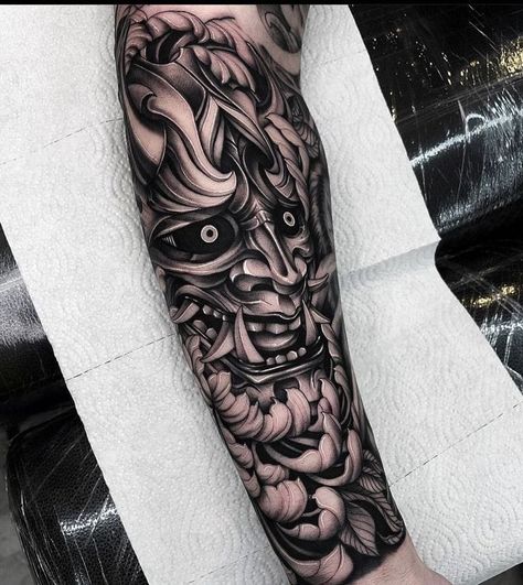 Oni Mask Arm Tattoo, Japanese Hand Tattoos, Half Sleeve Tattoos Sketches, Arm Tattoos For Guys Forearm, Warrior Tattoo Sleeve, Gladiator Tattoo, Hannya Mask Tattoo, Samurai Tattoo Design, Forearm Band Tattoos