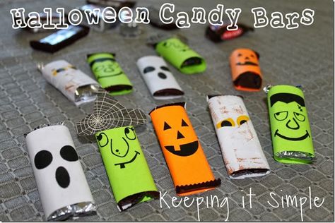 Halloween Candy Wrappers, Halloween Souvenirs, Halloween Candy Crafts, Halloween Candy Bar, Fun Holiday Treats, Halloween Lollipop, Halloween Favors, Chocolate Wrappers, Candy Crafts