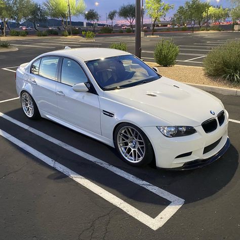 Bmw E90 M3, Bmw M3 E90, Pink Ferrari, E90 M3, Bmw 320d, E90 Bmw, Car Builds, Bmw E92, Dream Cars Bmw