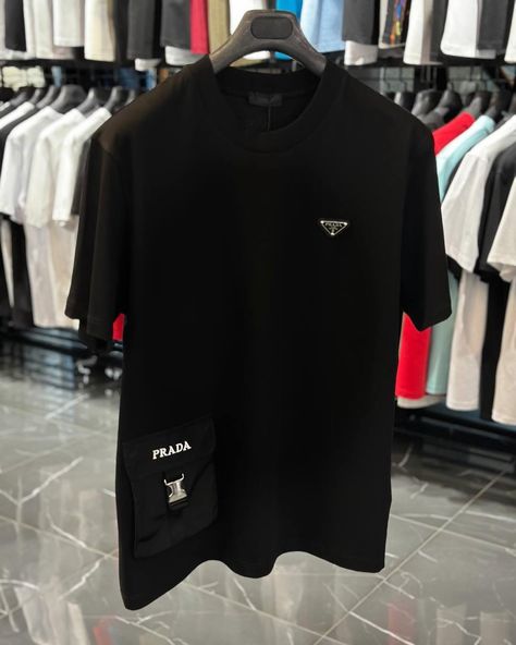 Prada Shirt Men, Prada Tshirt Men, Fendi Tshirt Men, Balenciaga Tshirt Men, Gucci Designer Black T-shirt, Tee Shirt Fashion, Shirt Style, Prada, Men Casual