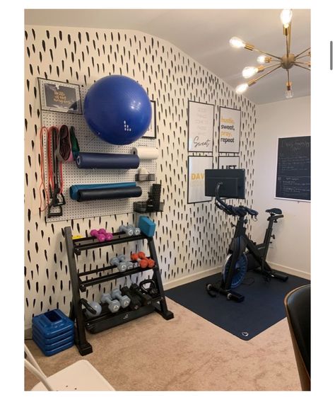 Workout Area In Living Room, Home Gym Spare Bedroom, Gym Whiteboard, Home Fitness Room Small, Gym Weight Storage, Gym In House, Small Gym Room, Workout Room Design, Gym Decorating Ideas