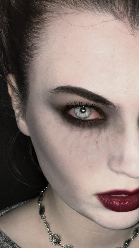 Subtle (ish) vampire makeup                              … Halloween Costume With Cool Makeup, Subtle Vampire Costume, Vampire Contour Makeup, Realistic Vampire Makeup, Sfx Vampire Makeup, Diy Vampire Halloween Costume, Vampire Costume Hair, Vamp Makeup Halloween, Vampire Sfx Makeup