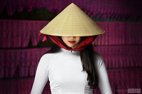 Lady in Conical Hat - Colours of Vietnam - David Lazar Bai Tu Long Bay, Vietnam Dress, Classic Image, Girl With Hat, Historical Clothing, Girls Wear, Colorful Fashion, Traditional Dresses, Traditional Outfits