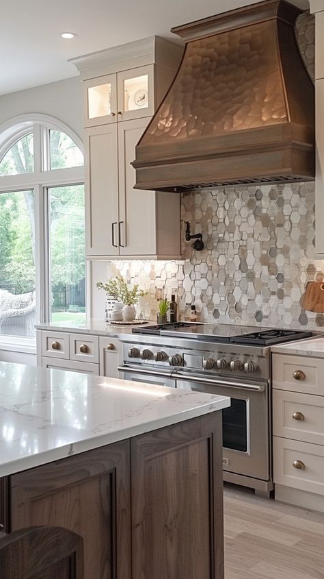 Brown Kitchen With White Counter, Brown And White Kitchen, Tan Kitchen, Trendy Kitchen Design, Kitchen Brown, White Counters, Brown Kitchen, Brown Kitchens, Kitchen Design Trends