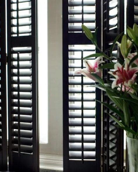 White House With Shutters Ideas, Black Interior Shutters, Plantation Shutters Living Room, Loft Room Ideas, Kitchen Window Blinds, Modern Shutters, Shutters Living Room, Shutters Interior, Shutters Window