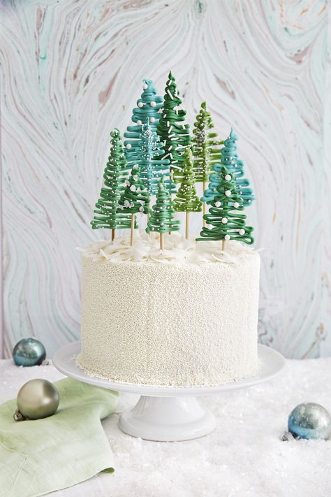 Pine Tree Forest Cake- TownandCountrymag.com Best Christmas Cake Recipe, Jul Kaka, Winter Torte, Pine Tree Forest, Torte Cupcake, Christmas Cake Recipes, Forest Cake, Christmas Tree Cake, Christmas Cakes