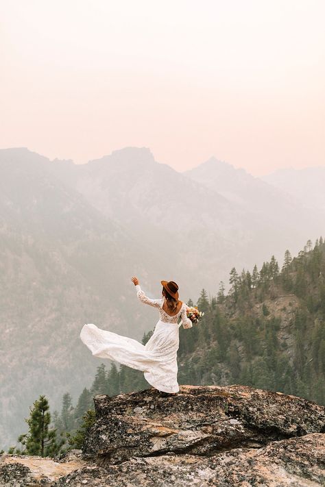 Mountain Model Photoshoot, Bridal Photoshoot Mountains, Bridal Photos Mountains, Mountain Dress Photoshoot, Mountain Top Photoshoot, Shenandoah Photoshoot, Mountain Bridal Portraits, Valley Photoshoot, Mountains Portrait