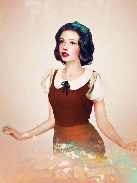 Snow White (reimagined.) Real Snow White, Realistic Disney Princess, Disney Kızları, Snow White Photos, Real Life Disney Characters, Real Disney Princesses, Sette Nani, Snow White Disney, 디즈니 캐릭터