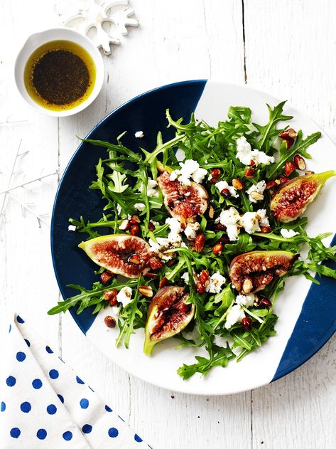 Fig, rocket and goat's cheese salad Cheese Salad Recipes, Hipster Food, Fig Salad, Beautiful Salad, Smashed Avocado, Goat Cheese Salad, Be Dangerous, Cheese Salad, Arugula Salad