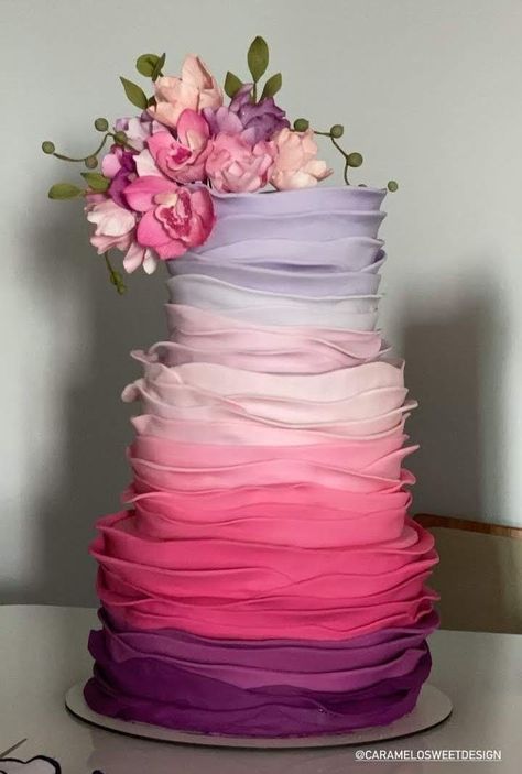 3 Tier Cake Designs For Birthday, Maket Pasta, Cupcakes Design, Tiered Cake Design, Birthday Cake Decorating Ideas, Elegant Birthday Cakes, Mini Cakes Birthday, Ruffle Cake, Cake Decorating Ideas