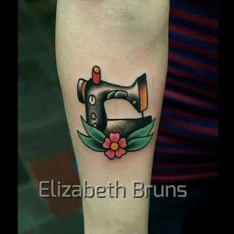 Tattoo Sewing, Sewing Tattoo, Quilt Tattoo, Coolest Tattoos, Sewing Machine Tattoo, Sewing Tattoos, Knitting Tattoo, Grandma Tattoos, Tattoos Traditional