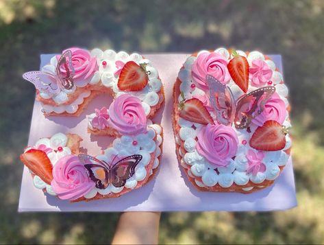 Number Cake Butterfly Design, Number Cake With Butterflies, Cake Butterfly Design, Butterfly Number Cake, White Number Cake, 30 Number Cake, Cake With Butterflies, Birthday Number Cake, Cake Butterfly