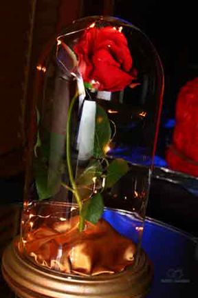 Centerpiece for Beauty & The Beast Themed Sweet 16 ! Beauty And The Beast Rose Diy, Beauty And The Beast Rose, Beauty And The Beast Theme, Rose In A Glass, Valentines Day Wedding, Disney Wedding Theme, Quinceanera Ideas, Rose Centerpieces, Enchanted Rose