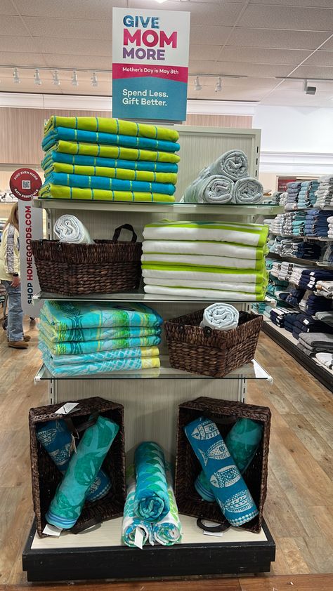 Homegoods Endcaps, Towel Display, Organizational Ideas, Round Towel, Home Goods Store, Flowery Wallpaper, Beach Stores, Retail Merchandising, Bathroom Design Luxury