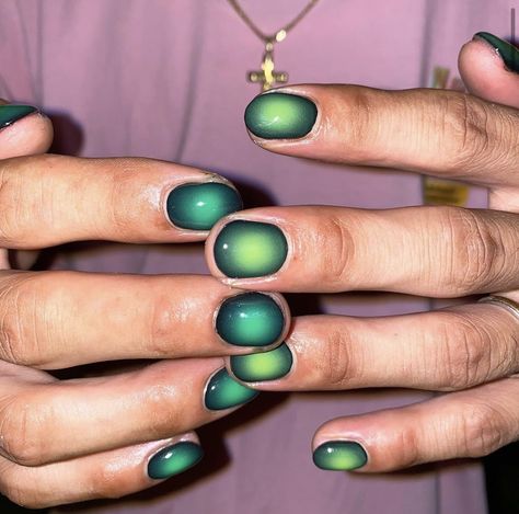 Goblincore Nails Aesthetic, Aura Nails Men, Aura Nails Green, Grunge Nails Short, Short Aura Nails, Green Aura Nails, Men Nails, Mini Manicure, Maquillage On Fleek