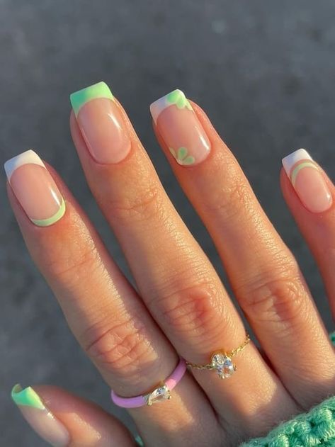 Short Gel Nail Designs Classy Simple Green, Green Tip Gel Nails, Light Green Nails Short Square, French Tip Nails With Green Design, Mint Spring Nails, Sage Green Nails Flowers, Light Green Nails Designs Mint, Pale Green French Tip Nails, Green French Dip Nails