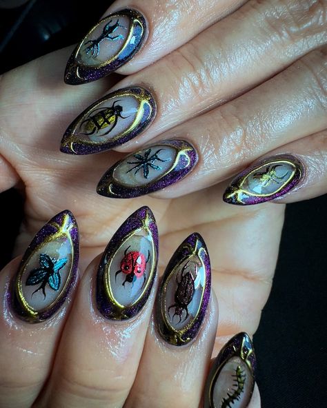 🦋🦋🦋🦋🦋🦋🦋🦋🦋🦋 . . . . . #insponails #nightmare #gothnails #nailsgoth #witchnails #witchcraft #nailartist #sacredart #uñasgoticas #butterfly #spooky #blingnails #gothic #uñas #chromenails #viralnails #goldnails #gold Witchcraft Nail Designs, Cathedral Nail Art, Oddity Nails, Fall Goth Nails, Cathedral Nails, Moth Nails, Bug Nails, Cartoon Nails, Spooky Nails