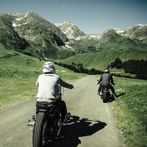 egglestonworks: “ Adventure. #moto #motorcycle #mountains ” Motorcycle Mountains, Adv Bikes, 2 Guys, Motorbike Art, Big Boyz, Biker Photography, Racer Motorcycle, Mountain Camping, Motorcycle Aesthetic