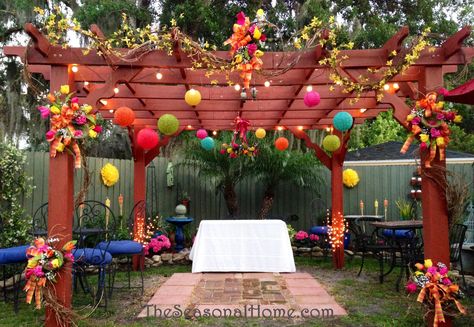 Backyard Wedding Reception Decorations, Budget Centerpieces, Backyard Wedding Decorations, Diy Backyard Wedding, Small Backyard Wedding, Fall Wedding Diy, Wedding Backyard Reception, Fall Wedding Decorations, How To Decorate