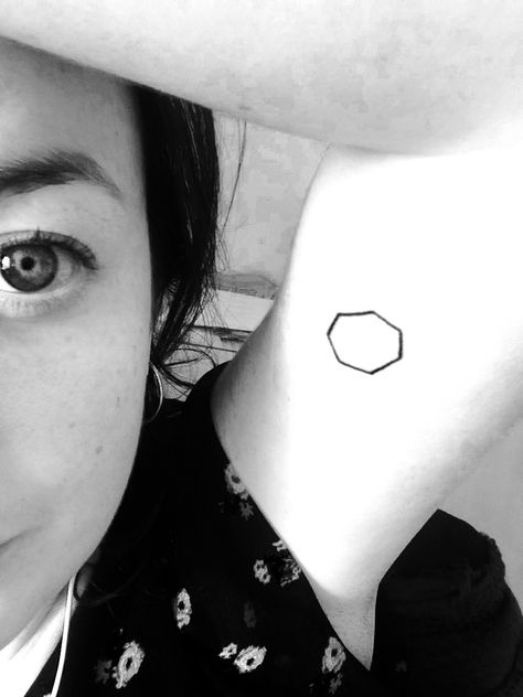 Heptagon. Seven sides, seven members of my family. #tattoo #shapes #arm My Family Tattoo, Tattoo Shapes, Family Tattoo, Lucky 7, Family Tattoos, Tattoo Inspo, My Family, Tattoo Designs, Nose Ring