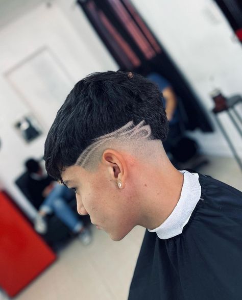 Corte Freestyle, Haircut Designs For Men, Fade Haircut Designs, Drop Fade, Burst Fade, Fade Cut, Mid Fade, Barber Shop Decor, Fade Designs