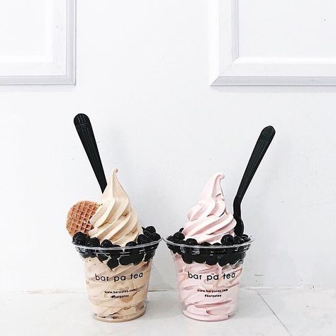 Ice Cream Menu, Ice Cream Business, Bubble Waffle, Best Desserts, Soft Serve Ice Cream, Food Drinks Dessert, Ice Cream Shop, Cute Desserts, Soft Serve