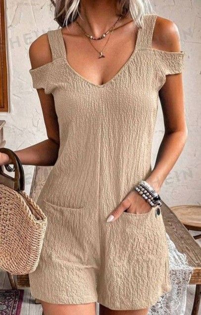 Como Fazer Short, Summer Holiday Outfits, Dress Shirt And Tie, Off Shoulder Jumpsuit, Knee Length Dresses, Rompers Women, Tulum, Pajamas Women, Fashion Online Shop