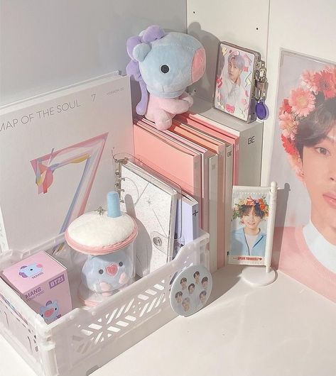 Pastel Kpop Room, Bt21 Room, Kpop Shelf, Bts Room, Army Room Decor, Kpop Room, Study Desk Decor, Army Room, Aesthetic Room Ideas