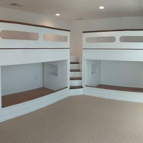 Built In Corner Bunk Beds With Stairs, Corner Bunks Built Ins, 4 Bunk Beds In One Room Small Spaces, 4 Bunk Beds Built Ins Corner, 4 Bunk Beds In One Room Corner, Built In Bunks With Stairs, L Shaped Built In Bunk Beds, Built In Queen Bunk Beds, 4 Beds In One Room