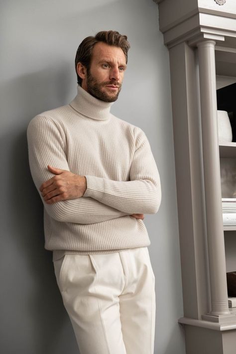 White Turtle Neck Outfit, High Neck Outfit, Turtle Neck Outfit Men, White Turtleneck Outfit, Turtleneck Outfit Men, Trousers Outfit Men, Christmas Fashion Outfits, Smart Casual Menswear, Turtle Neck Men