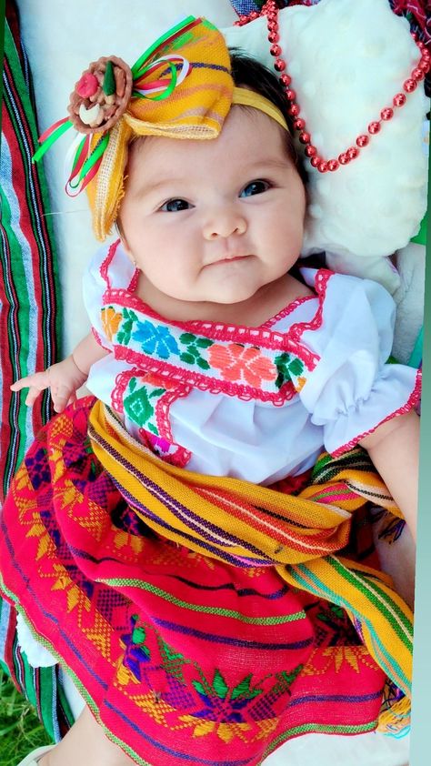 Mexican Newborn Photoshoot, Mexican Baby Photoshoot, Baby Mexican Dress, Mexican Baby Girl, Baby Clothes Country, Mexican Babies, Baby Pictures Newborn, Monthly Baby Photos, Newborn Baby Tips