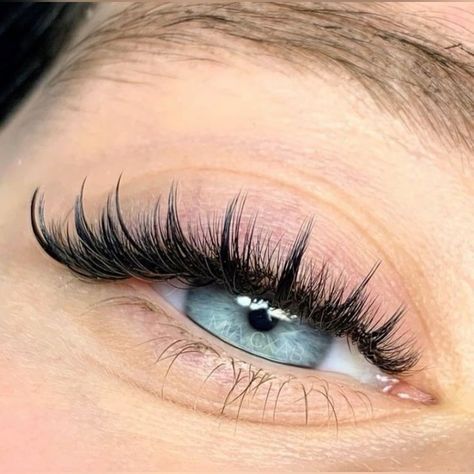 Kim K Eyelash Extensions, Kim K Lash Extensions, Kim K Lashes, Types Of Eyelash Extensions, Natural Fake Eyelashes, Lash Tricks, Lash Extentions, Natural Prom Makeup, Lash Extensions Styles