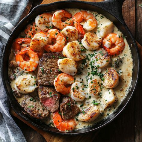 Garlic Parmesan Cream Sauce, Parmesan Cream Sauce, Steak And Seafood, Food Photography Inspiration, Garlic Parmesan, Cream Sauce, Skillet, Parmesan, Photography Inspiration