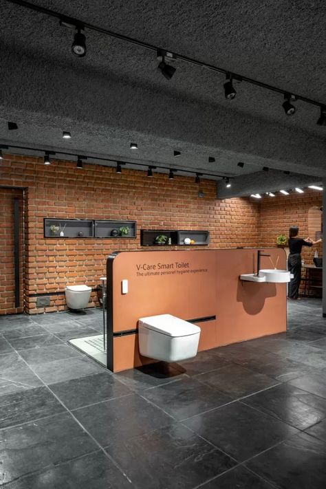 This 3200 sq.ft space in Vadodara is the most Exciting Destination for Sanitary Ware and Bath Collection Half Height Partition, Sanitaryware Showroom Design, Sanitary Ware Showroom Design, Sanitary Showroom Interiors, Sanitary Showroom Display, Interior Showroom Design, Grohe Showroom, Sanitary Showroom, Ceramic Showroom