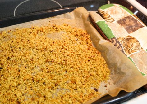 Crispy quinoa crumbs Vegan Bread Crumbs, Quinoa Breadcrumbs, How To Use Panko Bread Crumbs, Homemade Panko Bread Crumbs, Toasted Panko Bread Crumbs, Quinoa Bread, Crispy Quinoa, More Nutrition, Vegan Quinoa