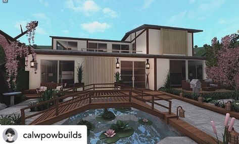 Bloxburg From Yard, Bloxburg City Aesthetic, Bloxburg Spa Exterior, Bloxburg Barbie Mansion, Bloxburg Zen House, Amazing Bloxburg Builds, Bloxburg Detailed House Exterior, Japanese Style Bloxburg House, Bloxburg House Ideas Mountain