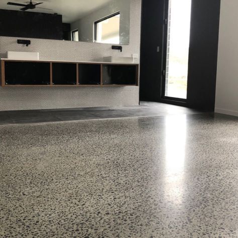 The mid-grey cement base with dark aggregates adds a canvas of understated elegance to this polished #concrete bathroom floor. #Ablestone #AblestoneDesignerConcrete #designerconcrete #concretefloors Image source: Concrete Colour Systems Concrete Bathroom Floor, Polished Concrete Bathroom, Concrete Bathroom Design, Honed Concrete, Polished Concrete Floor, Concrete Bathroom, Simple Designs To Draw, Concrete Color, Contemporary Floor