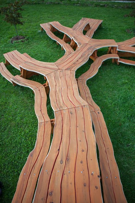 Massive Picnic Table Design Celebrates the Bonds Shared by Community Meja Outdoor, Wooden Outdoor Table, Eating Table, Sculptural Furniture, Tree Table, Mesa Exterior, Wall Table, Back Gardens, Outdoor Tables