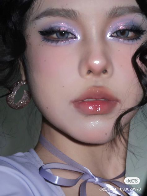 #aesthetic #makeup #cbeauty #chinesemakeup #douyin #beauty #fashion #makeupideas Ethereal Douyin Makeup, Pink And Purple Douyin Makeup, Douyin Makeup Fairy, Spring Makeup Looks Creative, Pastel Douyin Makeup, Douyin Colorful Makeup, Douyin Baddie Makeup, Doyen Makeup, Goth Douyin Makeup