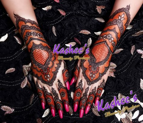 Black and red mehndi design by kashee 's beauty parlour Black Red Mehandi Designs, Black And Red Mehendi Designs, Red And Black Mehndi Designs, Red And Black Henna Design, Black Mehandi Designs, Black And Red Mehandi Designs, Red And Black Henna, Red Mehndi Designs, Red Mehndi