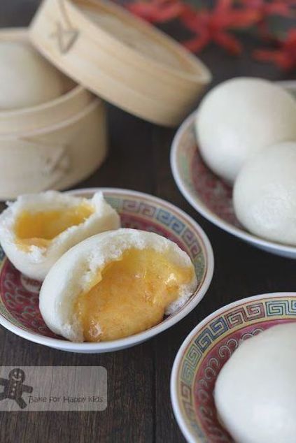 Egg Desert, Liu Sha Bao, Steam Cake Recipe, Custard Buns, Velvet Cakes, Chinese Snacks, Salted Egg Yolk, Steamed Cake, Chinese Dessert