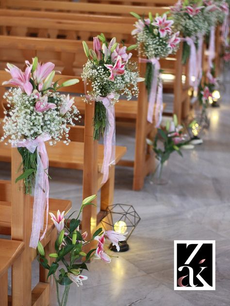 Quince Ceremony Ideas, Wedding In Church Decorations, Church Quinceanera Decorations, Quince Church Decorations, Diy Church Wedding Decorations, Isle Wedding Decorations, Quinceanera Church Decorations, Church Entrance Wedding Decorations, Church Wedding Decorations Aisle Entrance