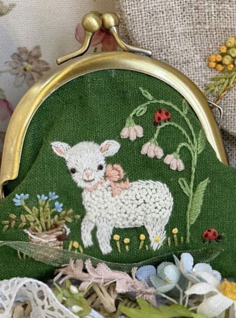 Bee Brunch, Lamb Embroidery, Sheep Embroidery, Diy Embroidery Designs, Hand Embroidery Videos, Embroidery Stitches Tutorial, Embroidery Videos, Baby Embroidery, Animal Embroidery